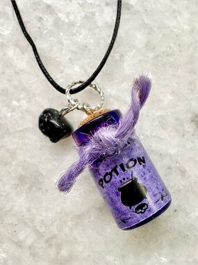 New Witch Cauldron Acrylic Potion Bottle Halloween Necklace & Natural Tourmaline